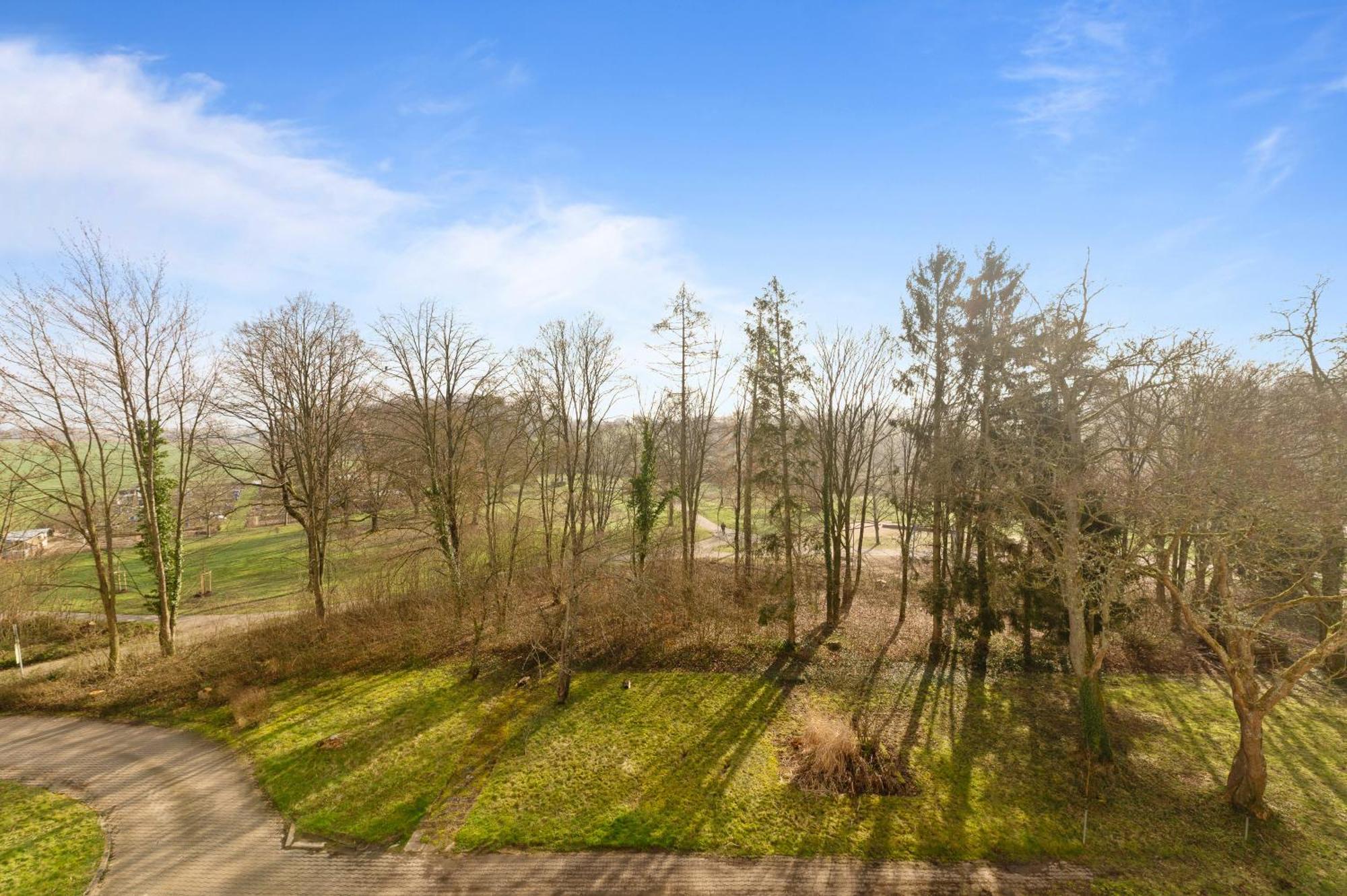 Roomfall Am Kurpark Mit Blick Ins Gruene-Parkplatz-Waschmaschine-Kueche-Wifi バート・ラッペナウ エクステリア 写真